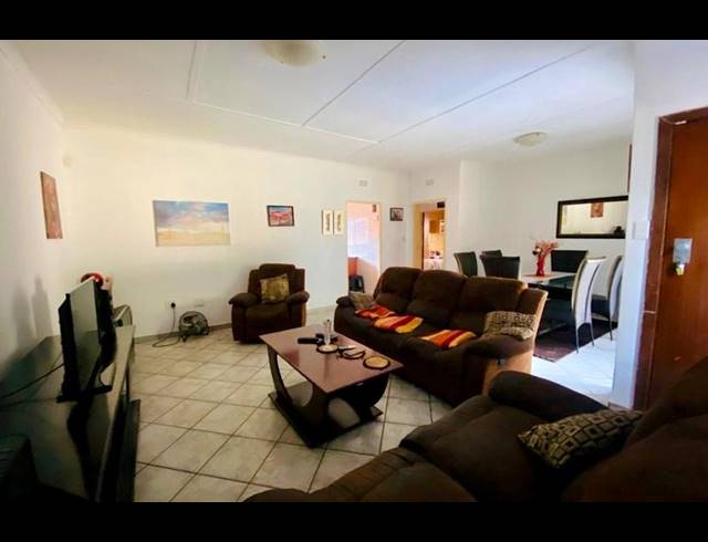2 BEDROOM HOUSE FOR SALE IN VANDERBIJLPARK CW 6